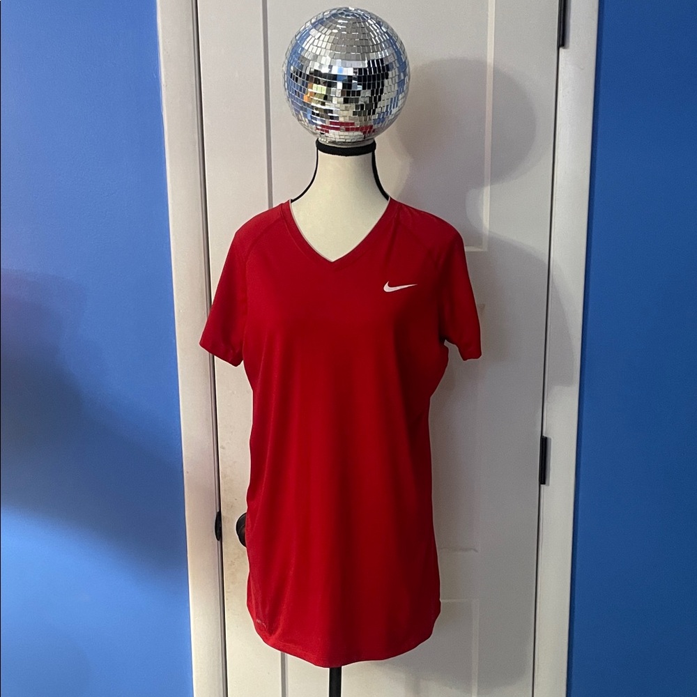 Nike Men's Red Short Sleeve Tee
